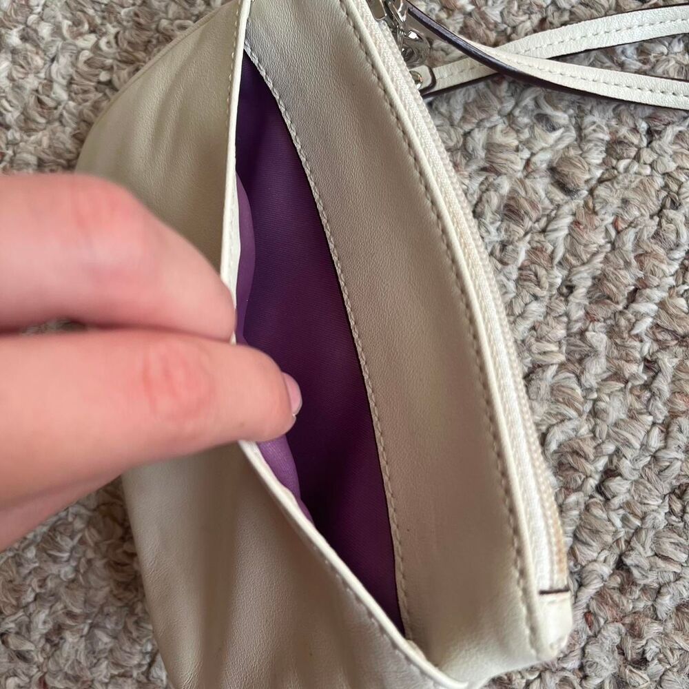 Coach Wristlet Vintage Women's Cream and White with Hang Tag Wallet Zip - Picture 6 of 7